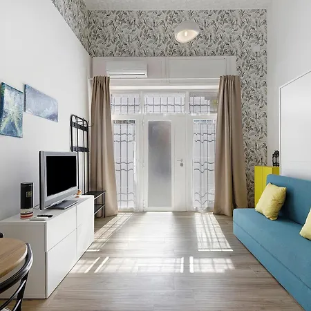 Chicco & Mirka Loft In Metro A