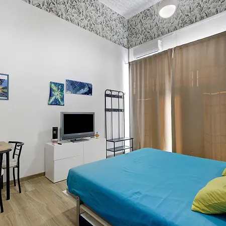 Chicco & Mirka Loft In Metro A *