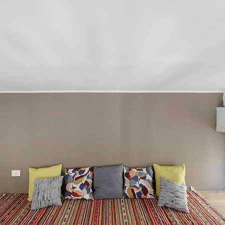 Chicco & Mirka Loft In Metro A * Roma